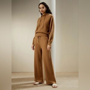 Lily Silk Eshe 2-In-1 Cashmere Detachable Hoodie and matching pants, size medium